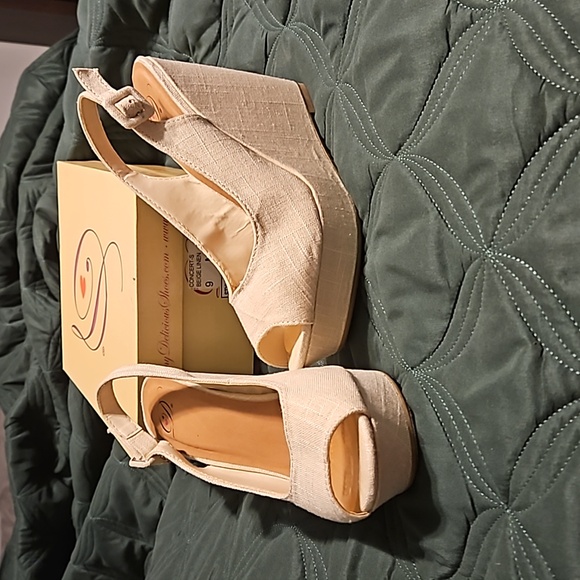 Beige wedges - womens size 9 - only worn once. Have 4.5 inch heel. Make an offer - Picture 1 of 5